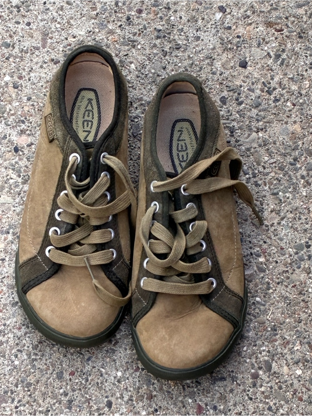 Keen women’s Two-Tone Brown and Olive Lace-Up Sneakers 7.5